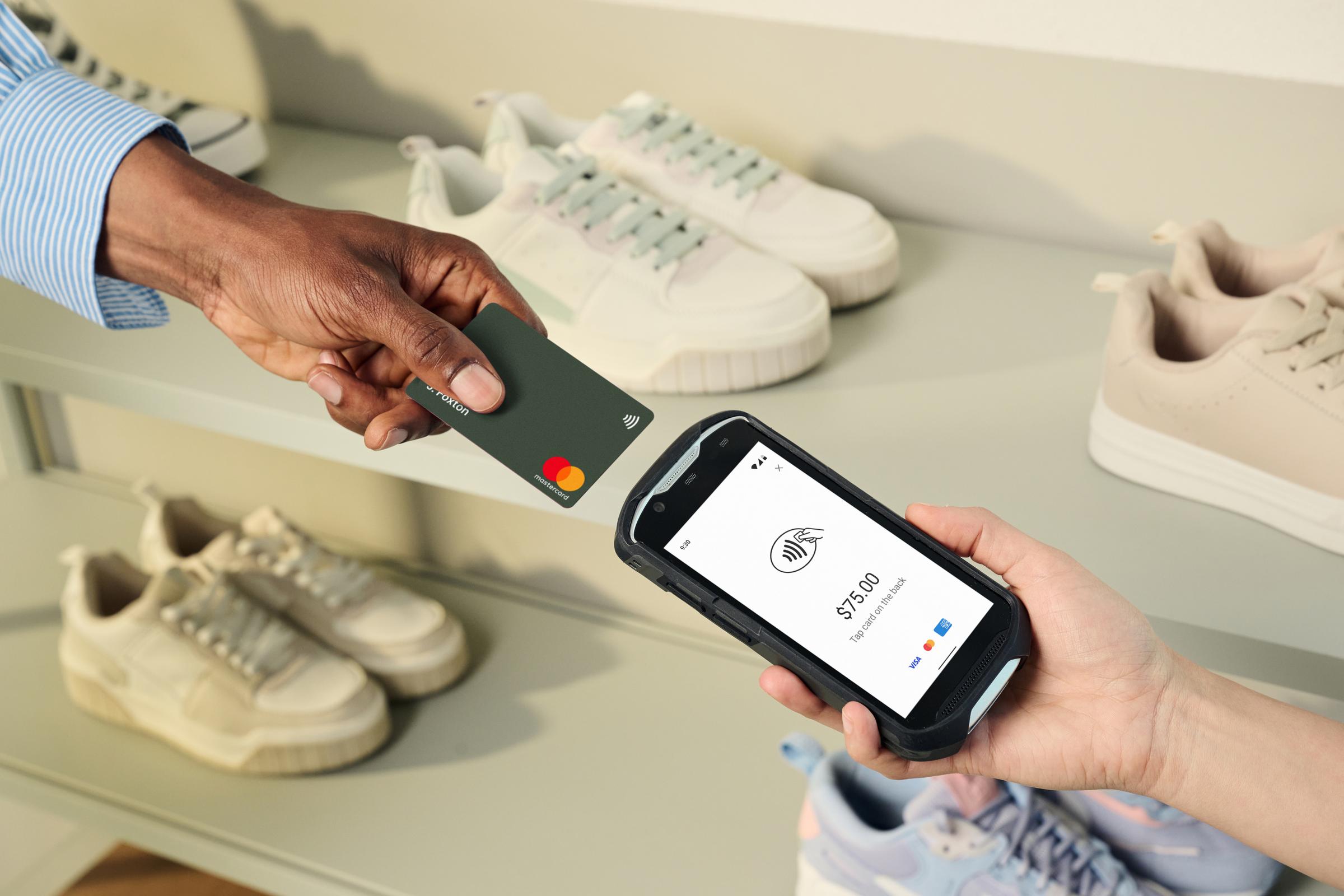 Using Tap to pay on Android in a shoe and sports store