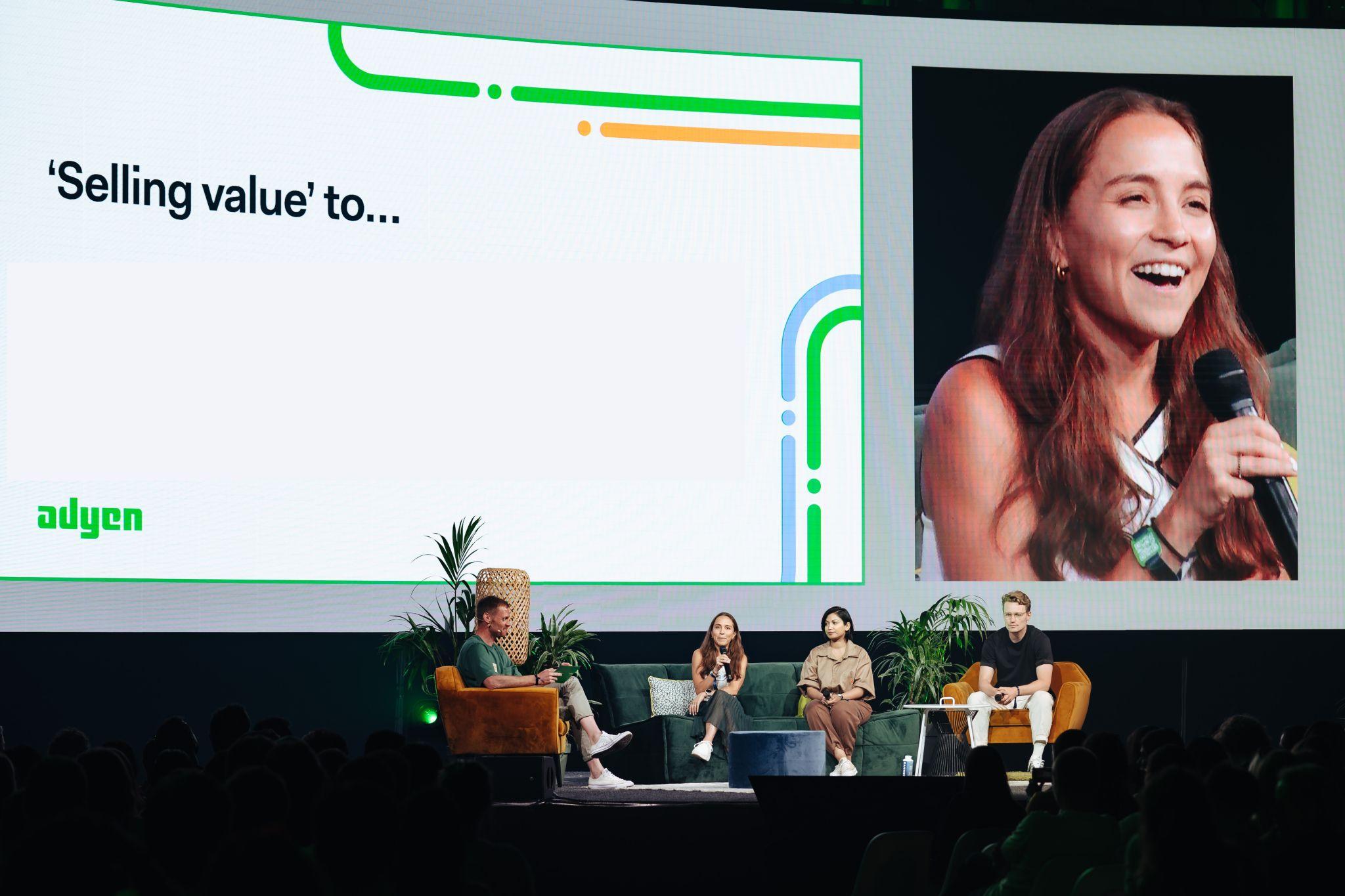 Elisa, Sales Manager in Mexico City on stage