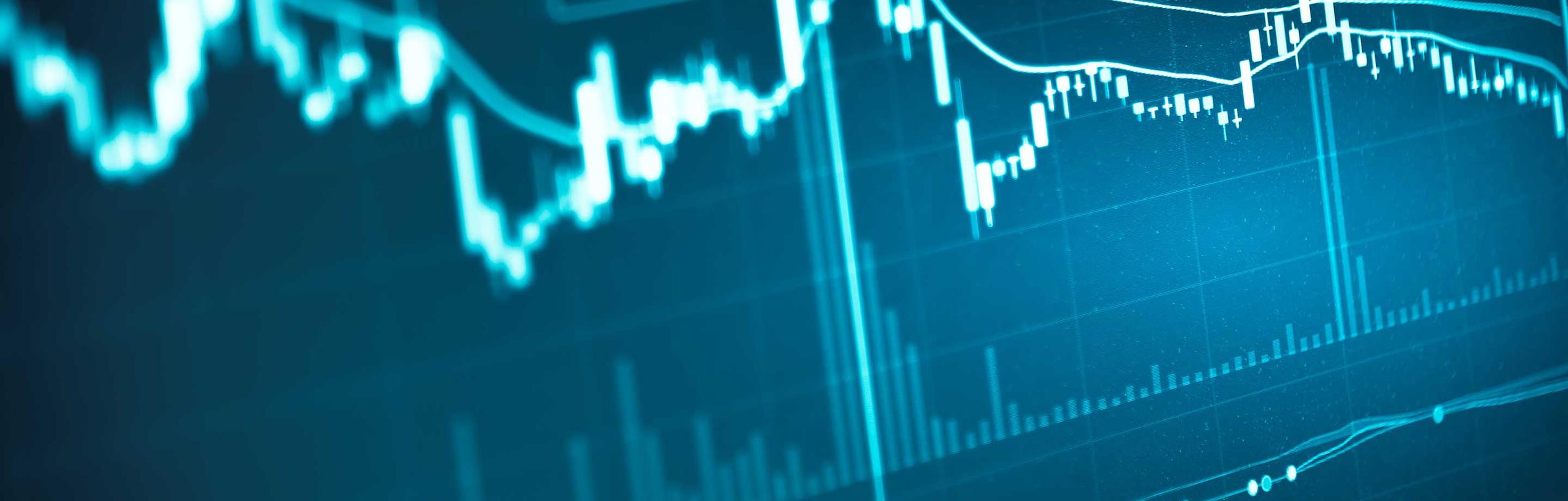 Gráfico de datos de intercambio de mercado de valores con líneas de gráfico fluctuantes de tono azul.