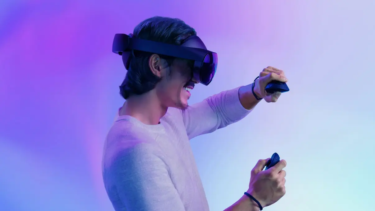 Mann interagiert mit Meta VR