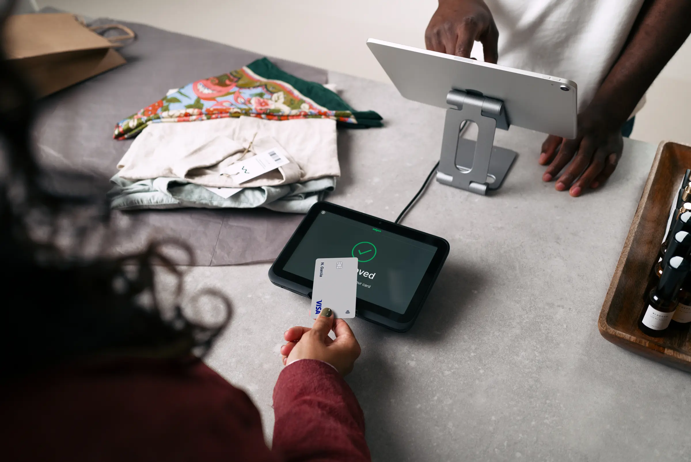 Card payment with Visa on SFO1 terminal in retail clothing setting