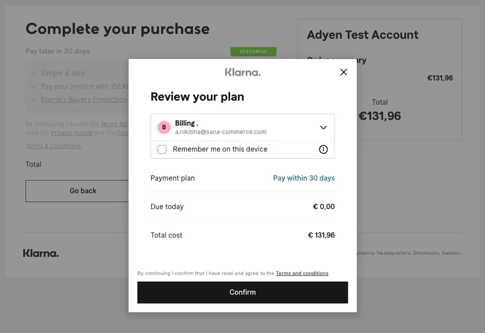 Pantalla de pago con opciones de pago, destacando el servicio de pago posterior de Klarna y un resumen de la cuenta de prueba de Adyen.