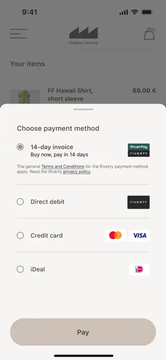 Mobile checkout screen with payment options including Adyen's 14-day invoice via Riverty.