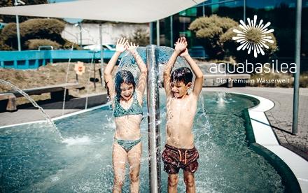 junge-maedchen-wellenbad.jpg
