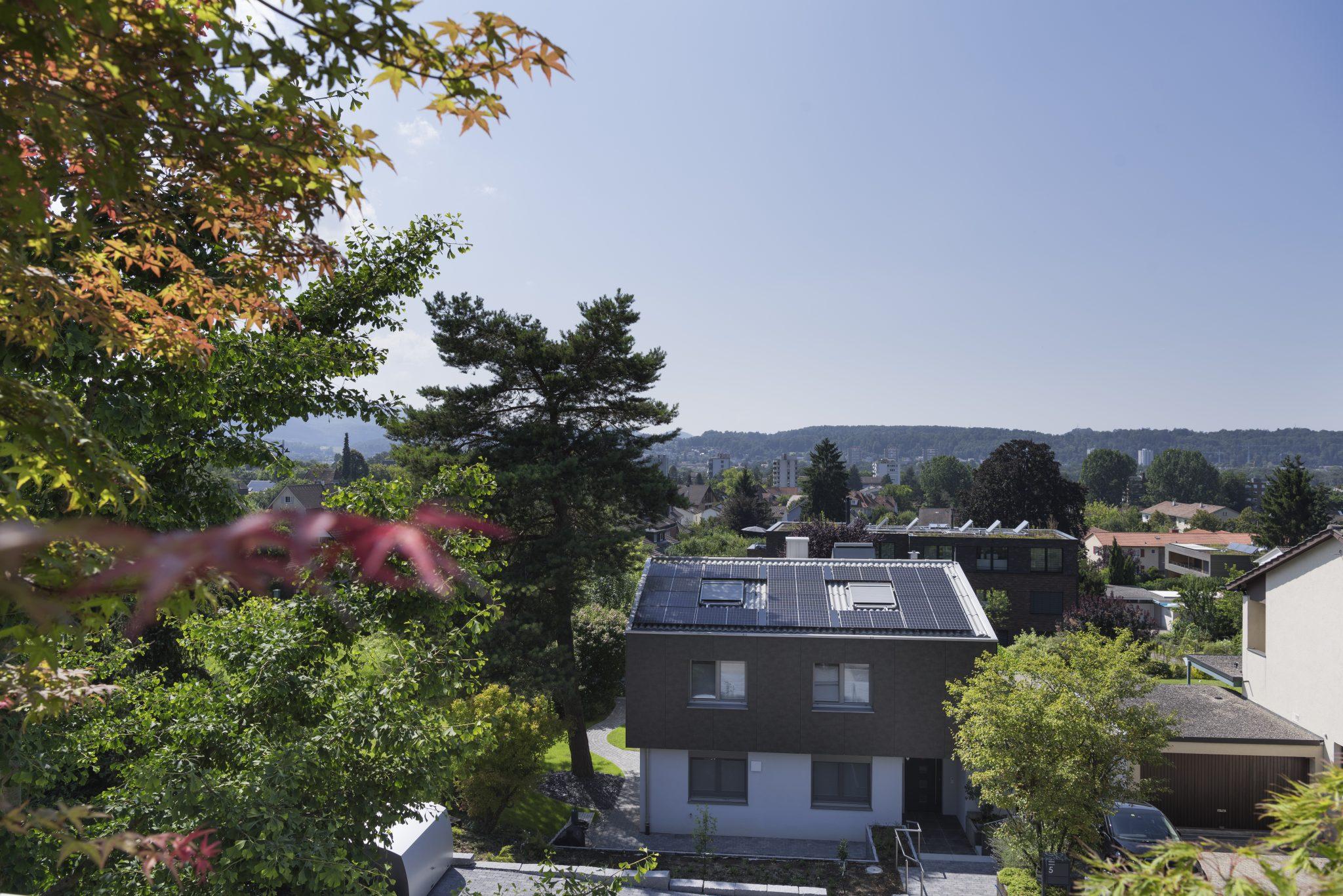 Die BLKB fördert nachhaltige Energie und unterstützt Eigenheimbesitzer mit Solaranlagen.