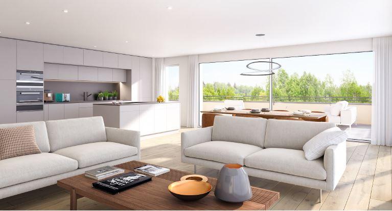 Moderne und helle Wohnzimmegestaltung mit großen Fenstern und gemütlicher Einrichtung