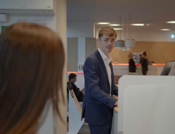 teaser-jobs-des-monats-kundenberaterIn-service-360x276px.jpg