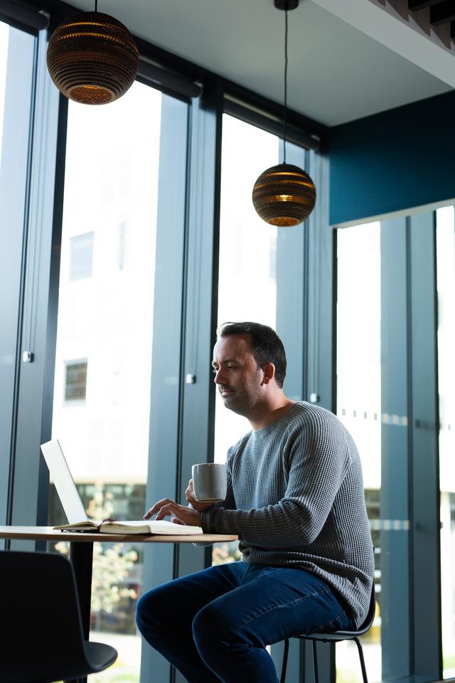 Man working in coworking space at ICentrum