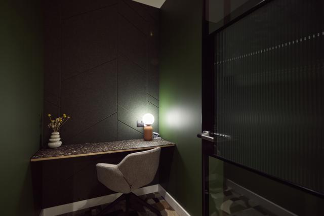 Centre city phone booths