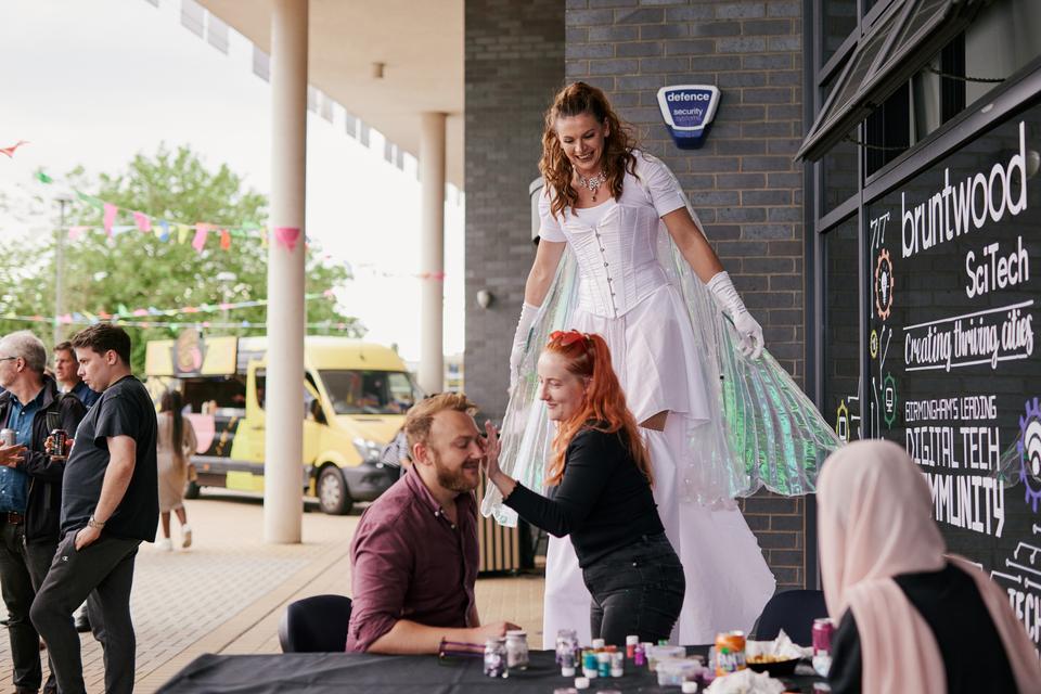 Face painting at the Summer 2023 event outside the ICentrum building 