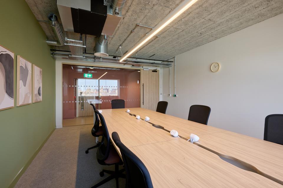 Serviced space 7 desks
