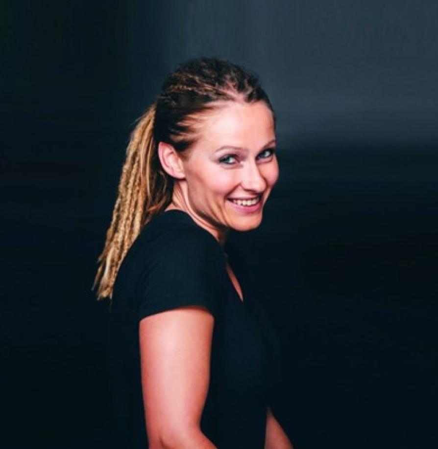 Dr Adriana Marais