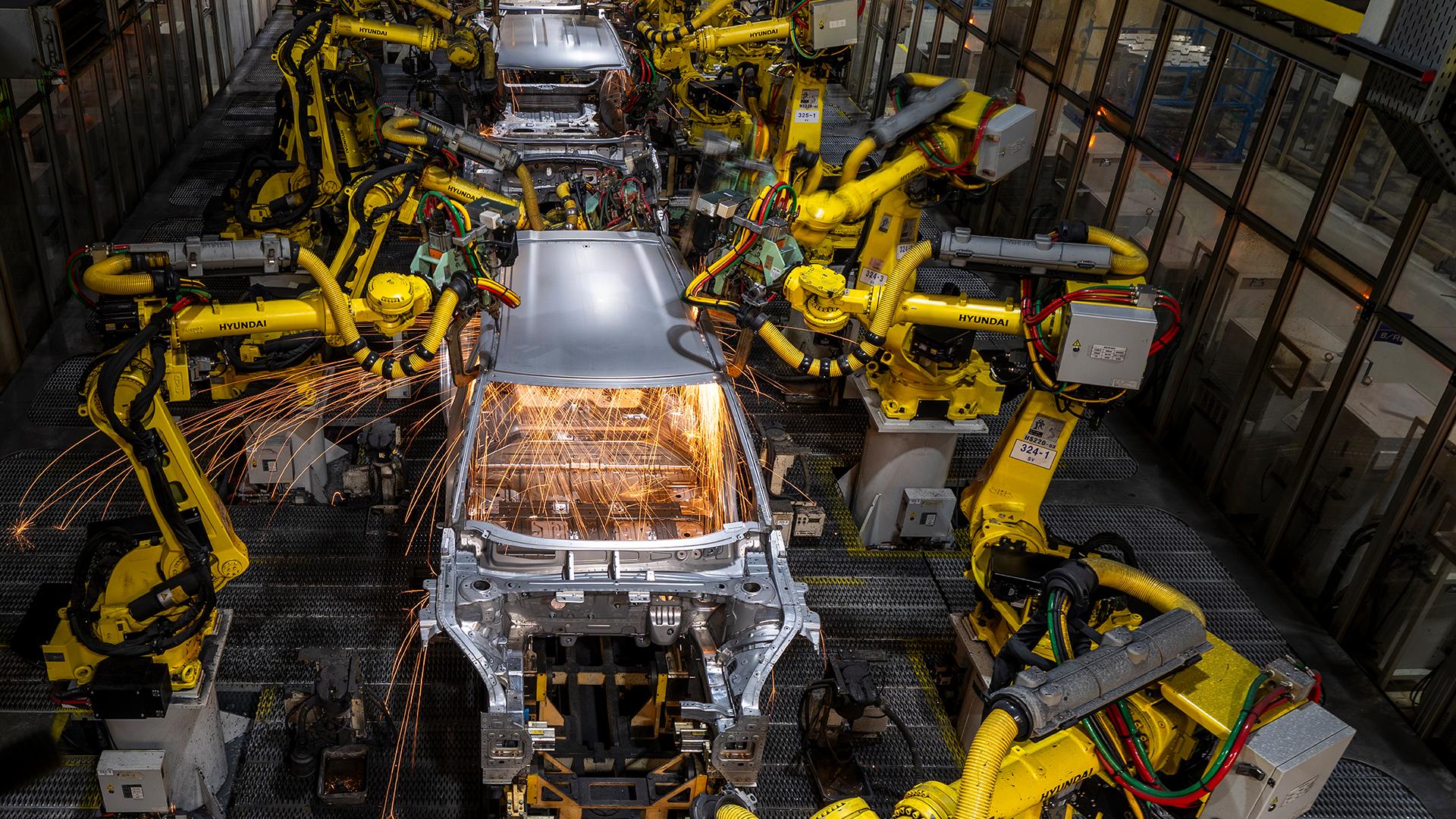 kia-corporate-zilina-ev4-start-of-production-digital-1920x1080-3