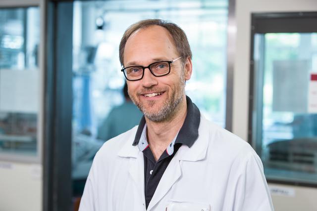 Dr. Adrian Wäckerlin