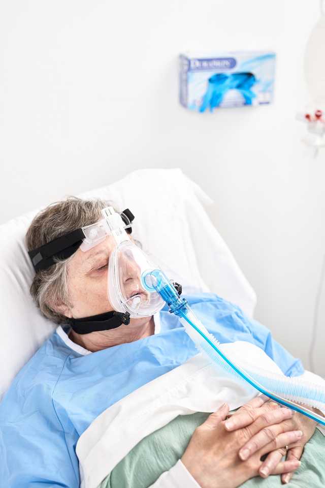 ANESTESIA Y VENTILACIÓN: Máscara CPAP Nasal con fijador de cabeza durable