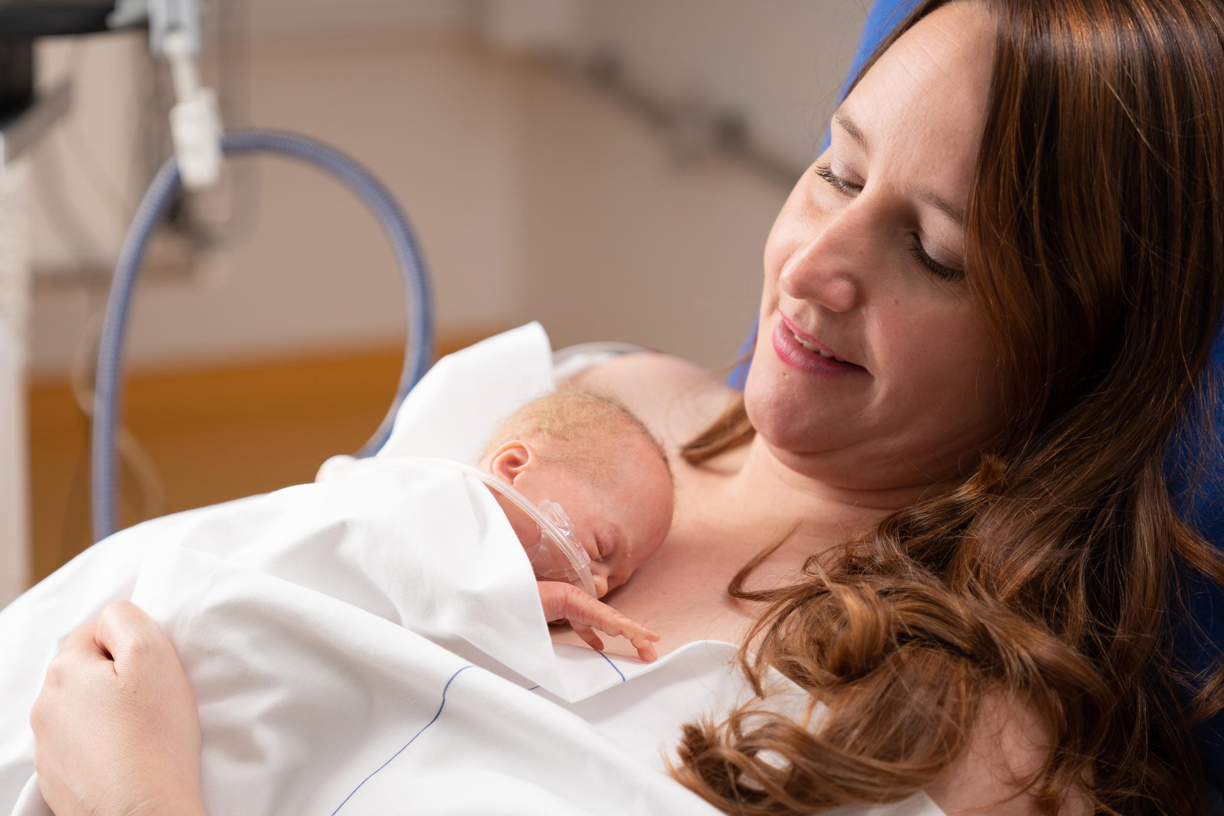 Neonatal patient with HFNC and mother