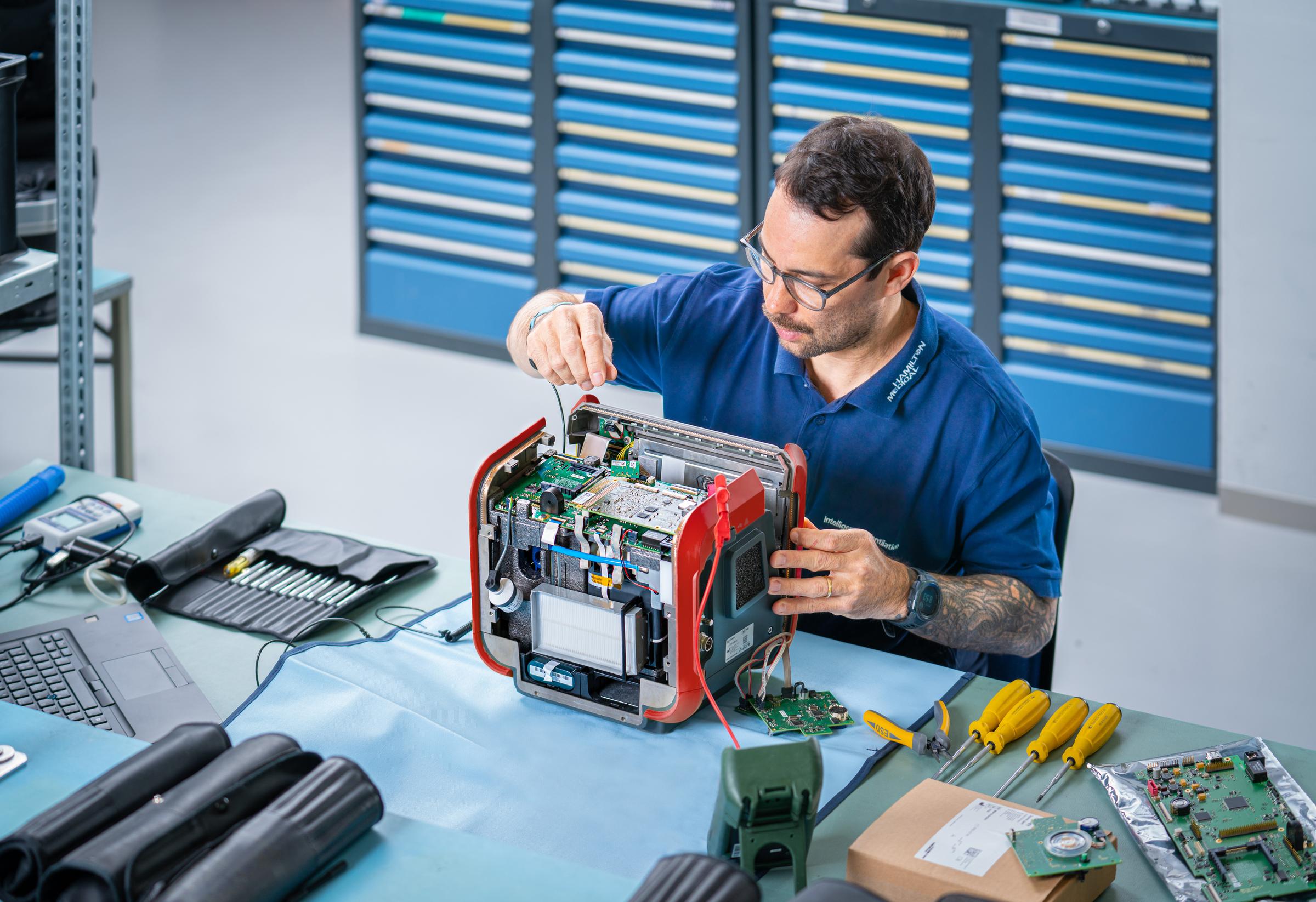 Technical support employee from Hamilton Medical