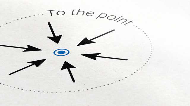 Flechas negras dirigidas hacia un punto azul con el texto «To the point»