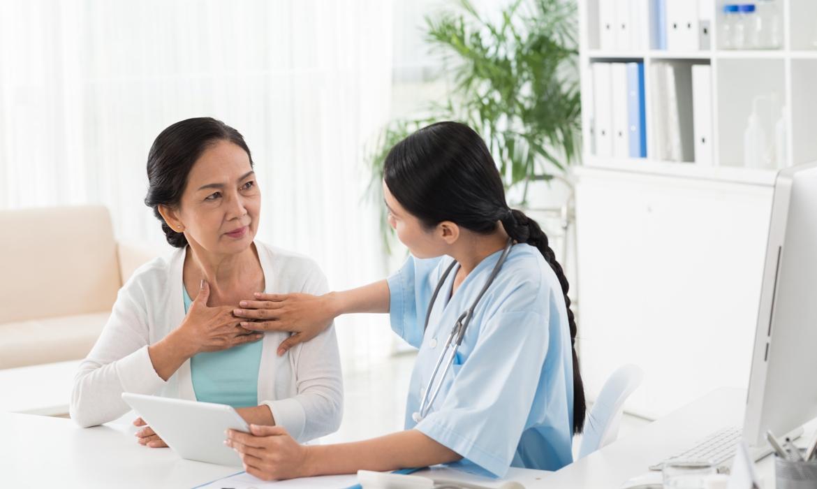doctor-patient-heart-diagnosis-main-d