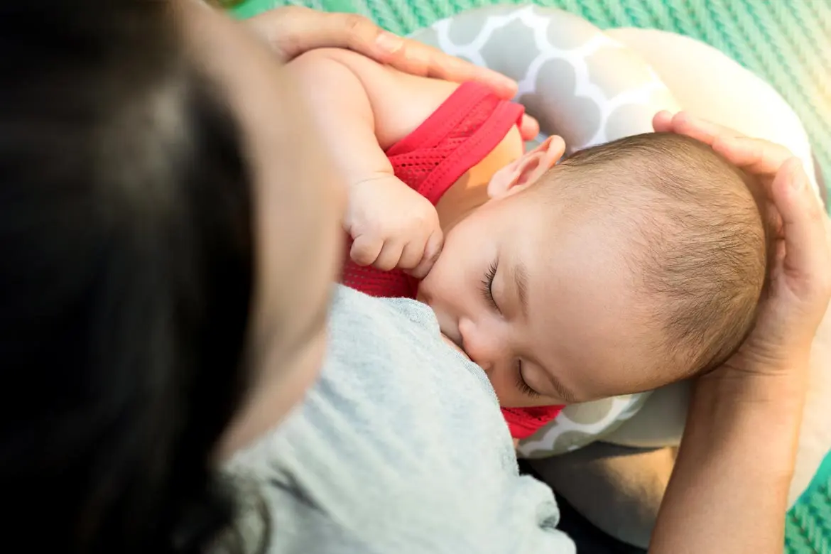 Breastmilk vs. Formula Milk