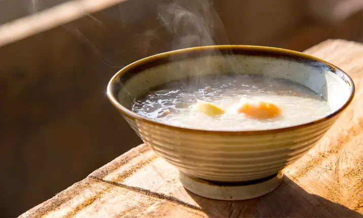 Hot breakfast porridge