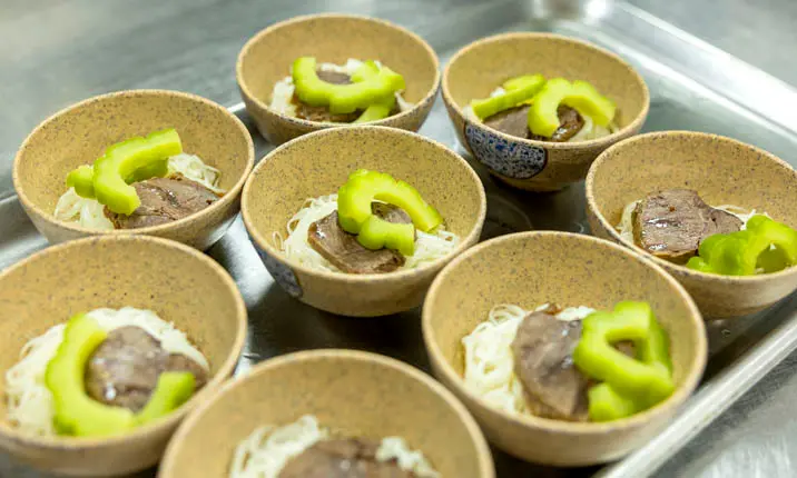 Beef noodles plating