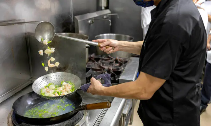 Seafood porridge cooking