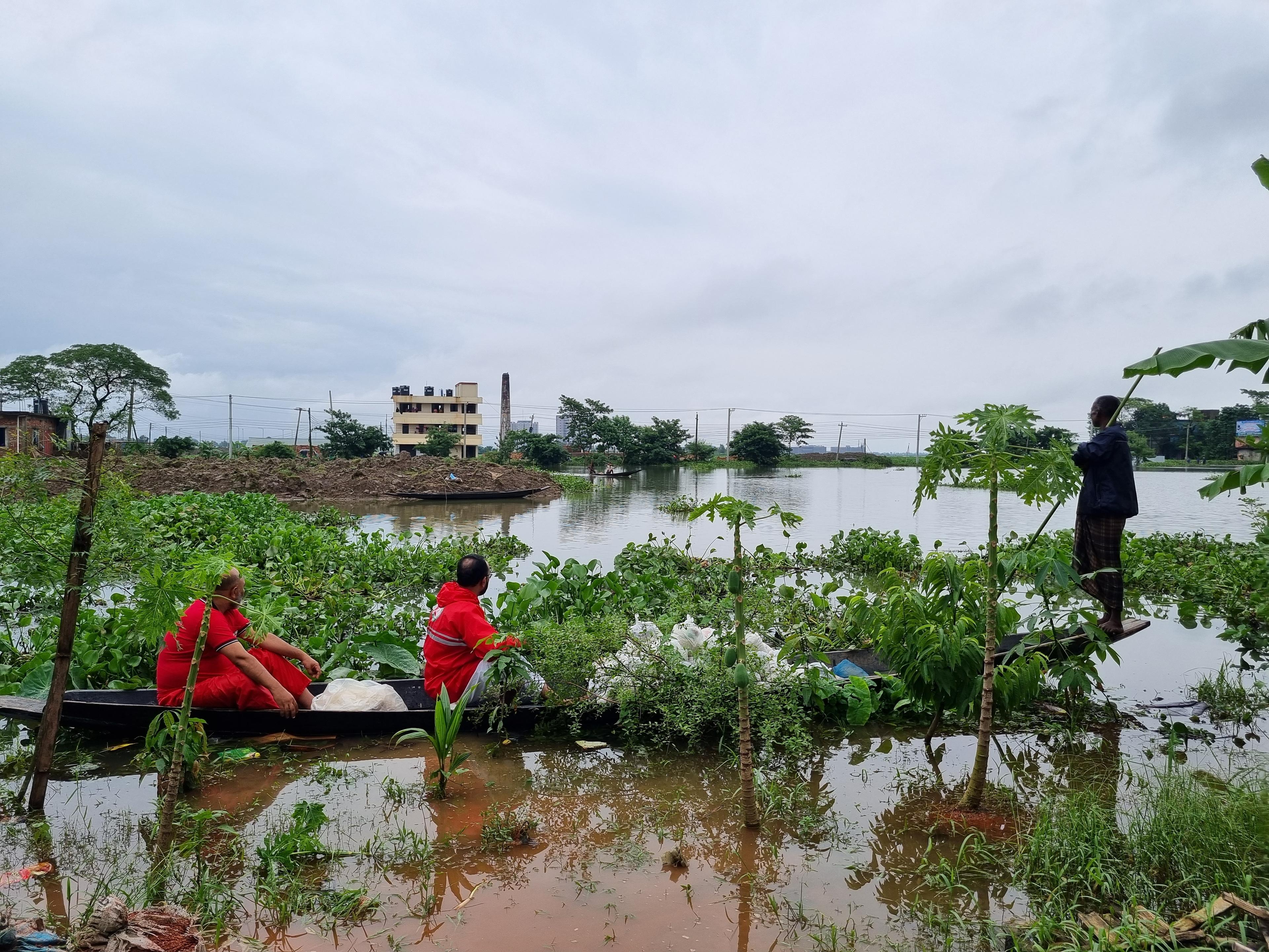 A Sylhet, nel nord del Bangladesh, c’è uno scenario desolante: numerosi raccolti sono andati distrutti e altri sono minacciati dalle incessanti piogge torrenziali.