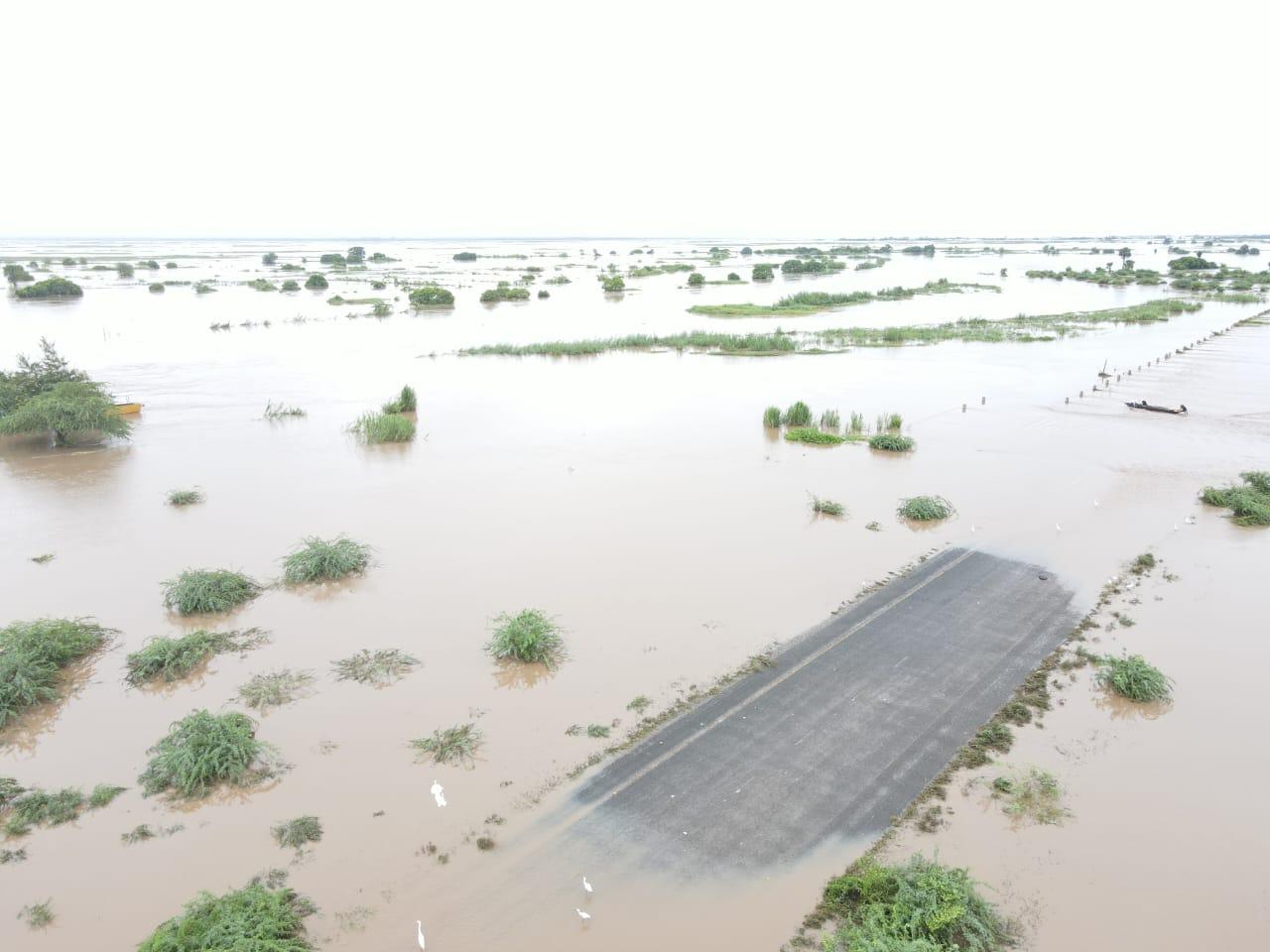 Intere aree del Malawi sono sommerse dall'acqua e molte zone sono inaccessibili. 