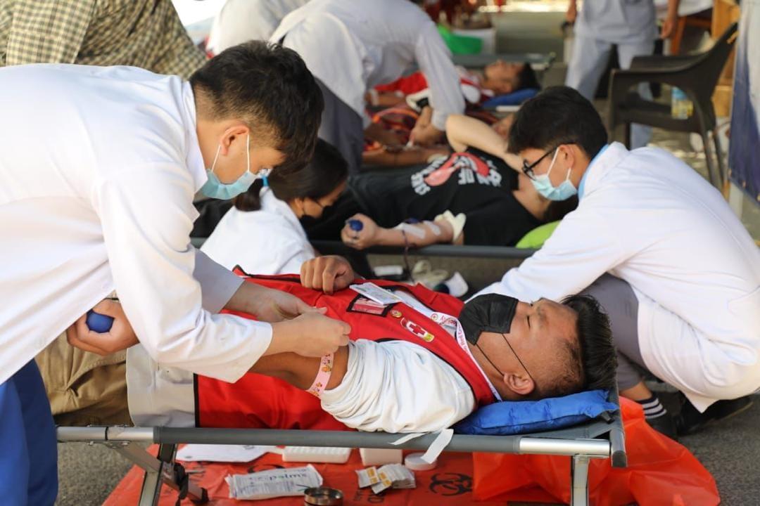 At the blood donation camp organized by one of the Bhutan Red Cross branches, voluntary blood donors from the community, including Red Cross staff, volunteers and members, came together to commemorate the World Blood Donor Day.