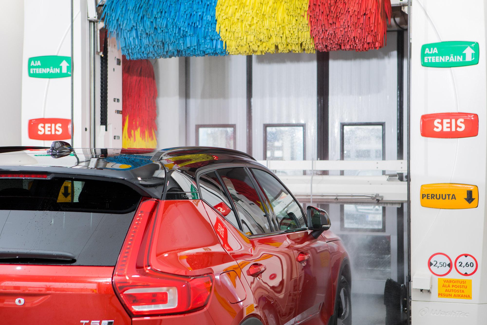 Noudata aina pesukoneessa näkyviä ohjeita ja rajoituksia