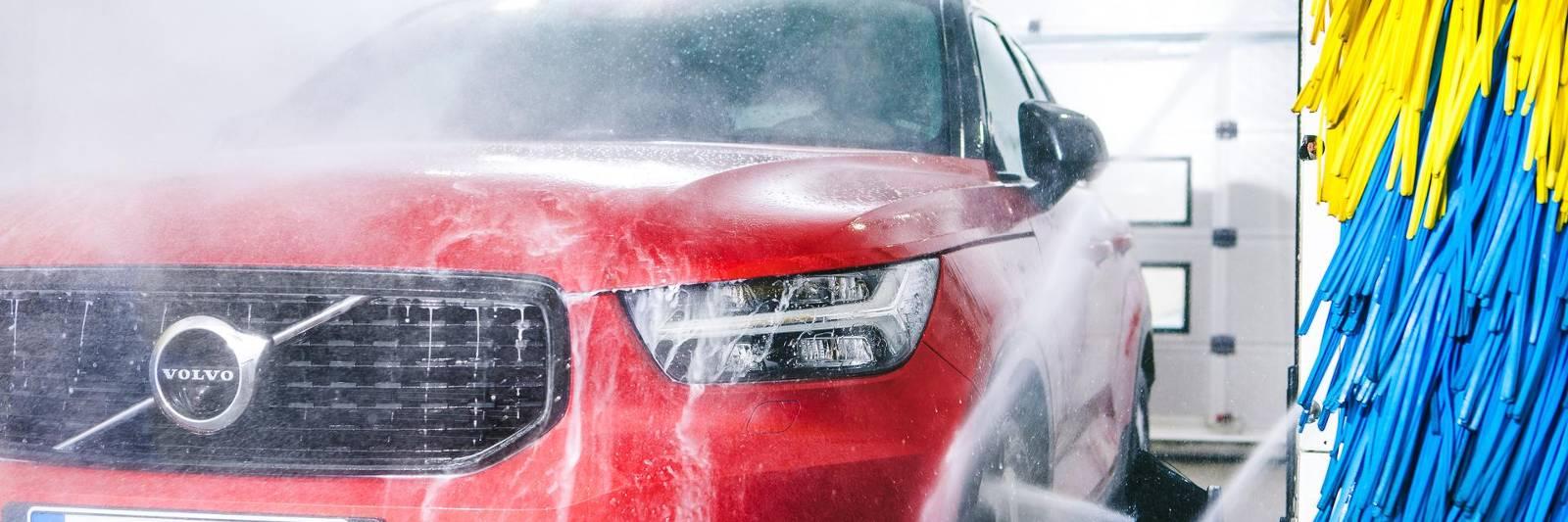 Pesukadulla auto puhdistuu tehokkaasti ja nopeasti