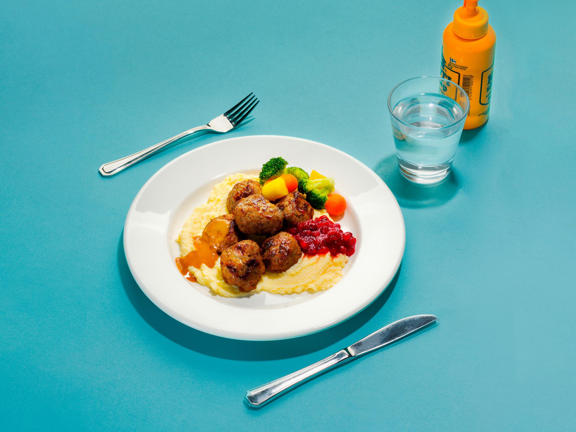 HelmiSimpukan klassikko-ruoka-annos: itsetehdyt lihapullat